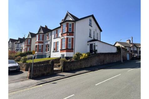 5 bedroom semi-detached house for sale