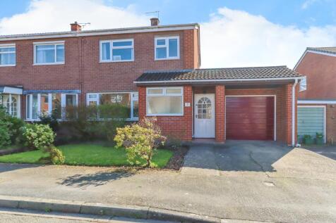 3 bedroom semi-detached house for sale