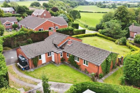 4 bedroom detached bungalow for sale