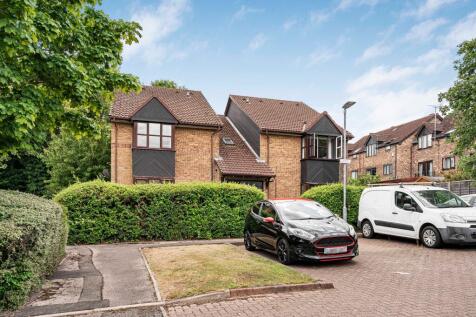 Studio flat for sale