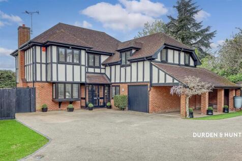 5 bedroom detached house for sale