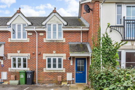 Beasant Close, Hampshire PO3 3 bed terraced house for sale