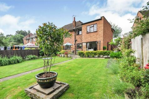 5 bedroom semi-detached house for sale