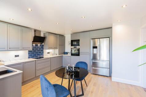 2 bedroom semi-detached bungalow for sale