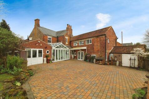 6 bedroom detached house for sale