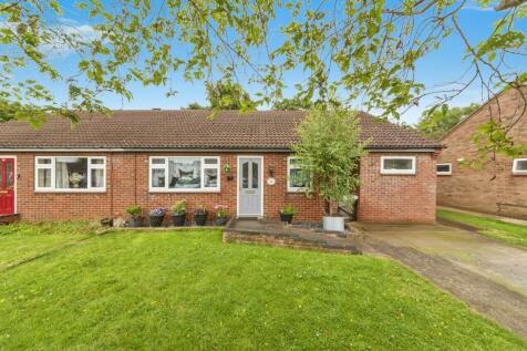 3 bedroom semi-detached bungalow for sale