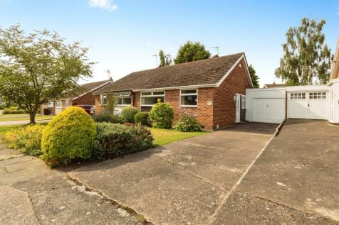 2 bedroom semi-detached bungalow for sale