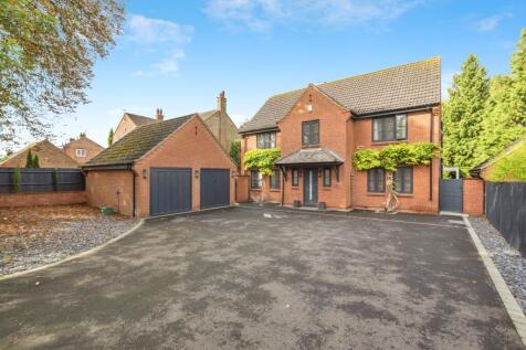 6 bedroom detached house for sale