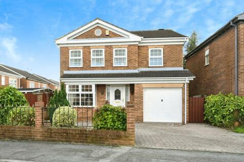 4 bedroom detached house for sale