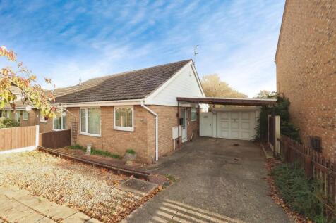 2 bedroom semi-detached bungalow for sale