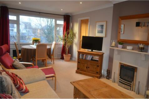 2 bedroom maisonette for sale
