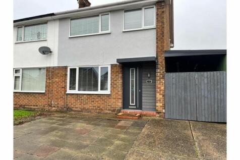 3 bedroom semi-detached house for sale