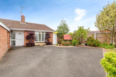 2 bedroom detached bungalow for sale