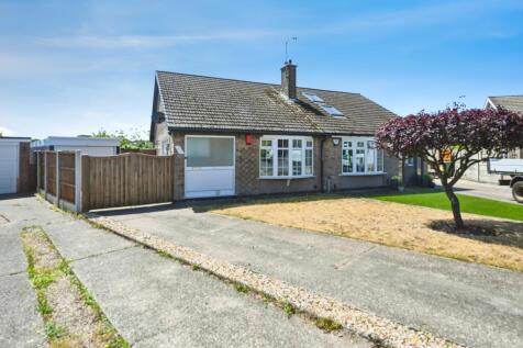 2 bedroom semi-detached bungalow for sale