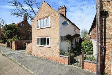 2 bedroom detached house for sale