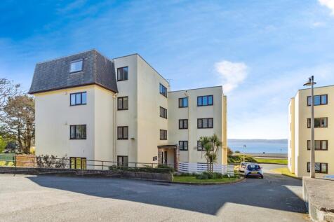 3 bedroom flat for sale
