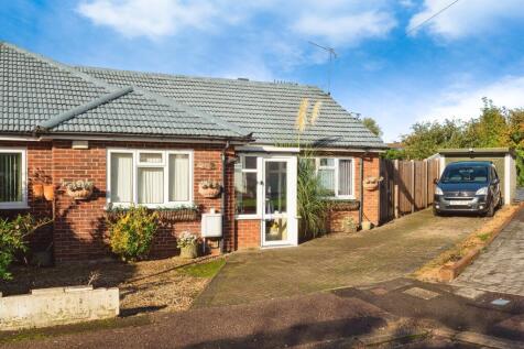 4 bedroom semi-detached bungalow for sale