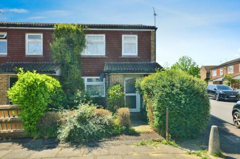 2 bedroom semi-detached house for sale