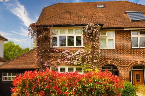 5 bedroom semi-detached house for sale