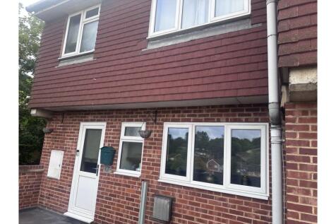 3 bedroom maisonette for sale