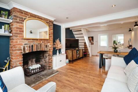 2 bedroom terraced house for sale