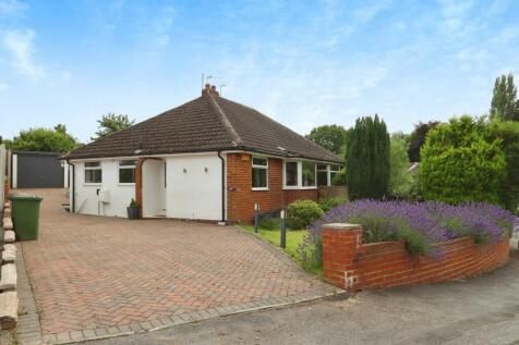 2 bedroom semi-detached bungalow for sale