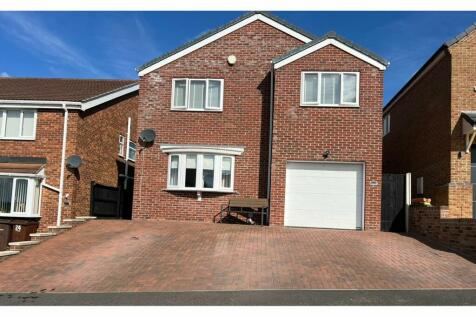 4 bedroom detached house for sale