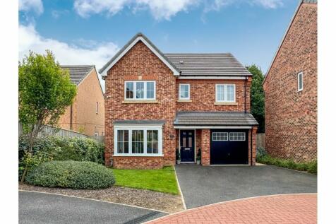 4 bedroom detached house for sale