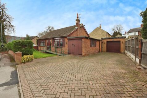 2 bedroom detached bungalow for sale