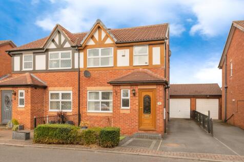 4 bedroom semi-detached house for sale