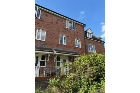 4 bedroom town house for sale