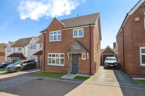 4 bedroom detached house for sale