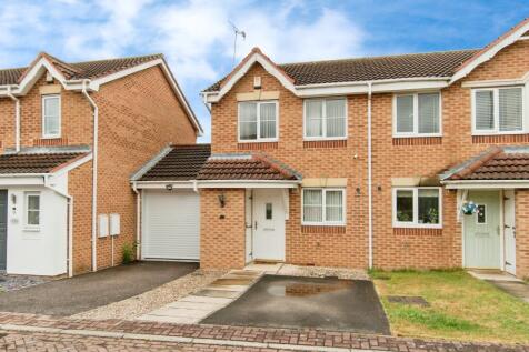 2 bedroom end of terrace house for sale