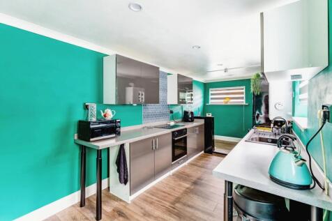 4 bedroom terraced house for sale