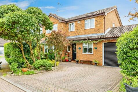 4 bedroom detached house for sale