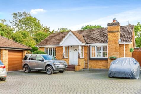 2 bedroom detached bungalow for sale
