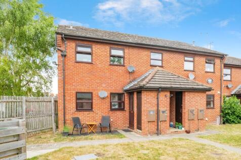 2 bedroom ground floor flat for sale