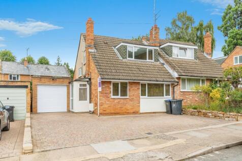 2 bedroom semi-detached house for sale