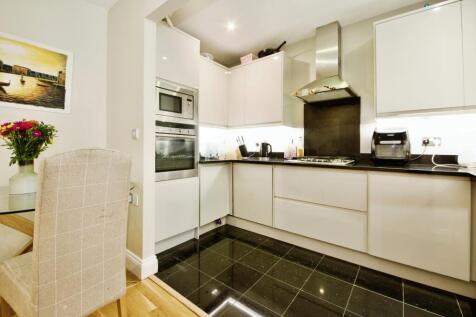 2 bedroom ground floor flat for sale