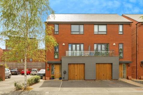 4 bedroom town house for sale