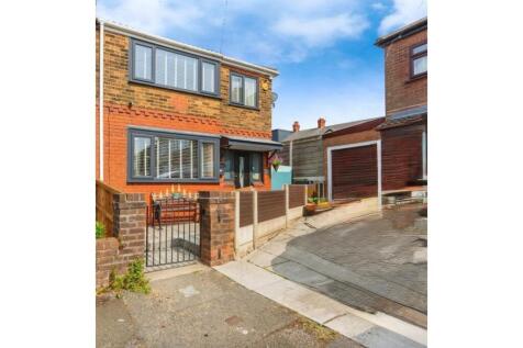 3 bedroom semi-detached house for sale