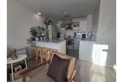 2 bedroom flat for sale