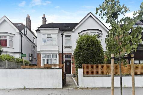 Studio flat for sale