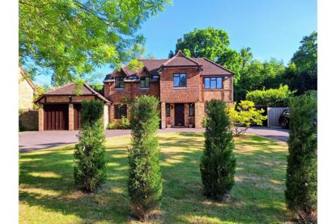 5 bedroom detached house for sale