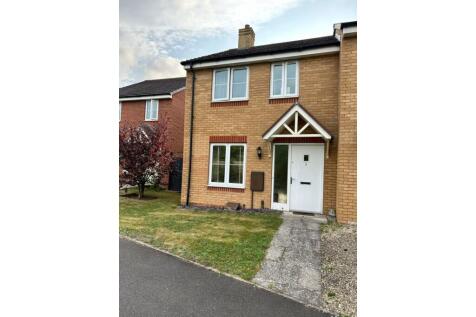 2 bedroom end of terrace house for sale