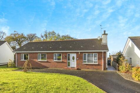 4 bedroom detached bungalow for sale