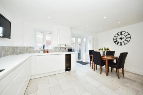 3 bedroom town house for sale