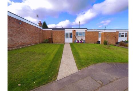 3 bedroom terraced bungalow for sale
