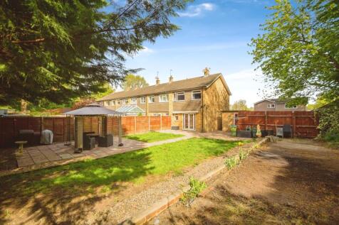 3 bedroom end of terrace house for sale