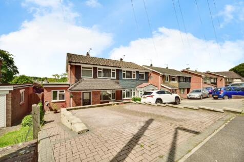 5 bedroom semi-detached house for sale